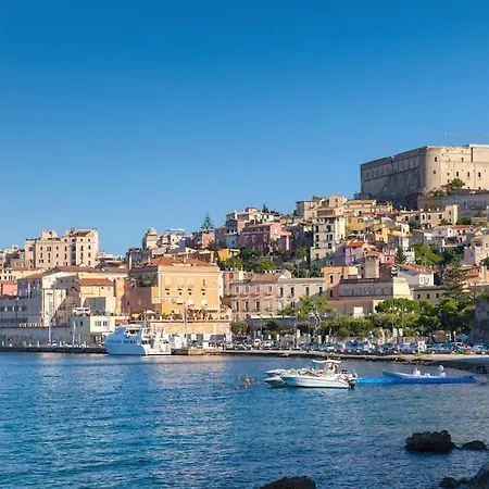 Un Letto A - A Serapo Via Messina Gaète